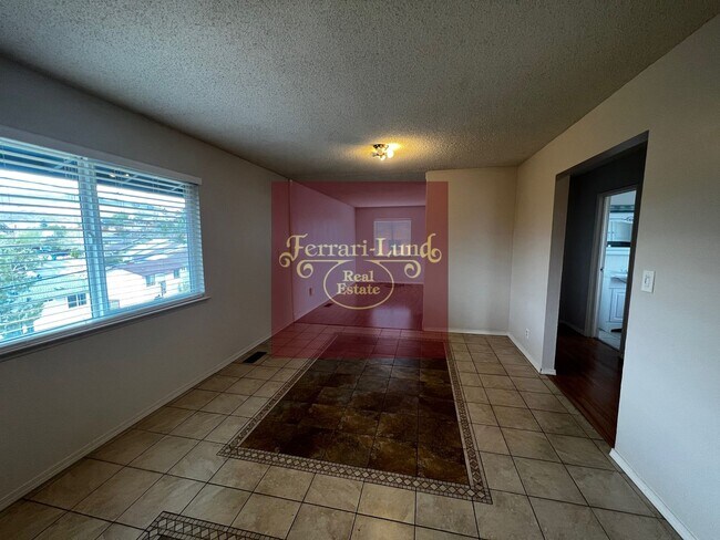 Building Photo - ?? 4 bedroom home near UNR- Kay DeAlba Pro...