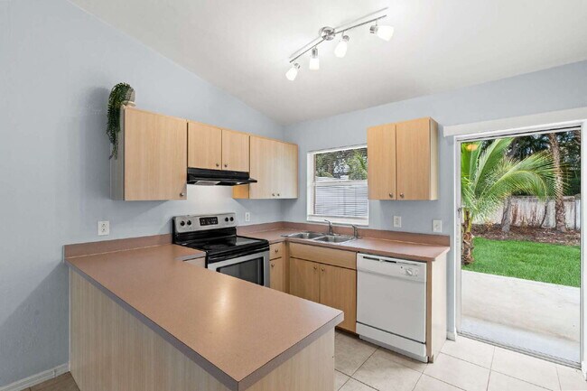 Building Photo - 8400 Matanzas Rd