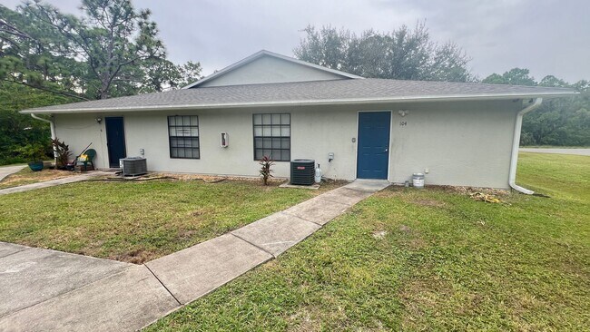 Building Photo - 2/2 Quiet and Cozy Palm Bay Unit AVAILABLE NOW! - $300 DISCOUNT AVAILABLE!
