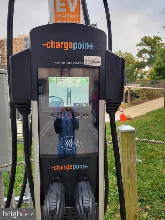 Building Photo - 5903 Mt Eagle Dr