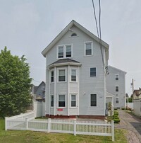 Building Photo - 944 Warren Ave