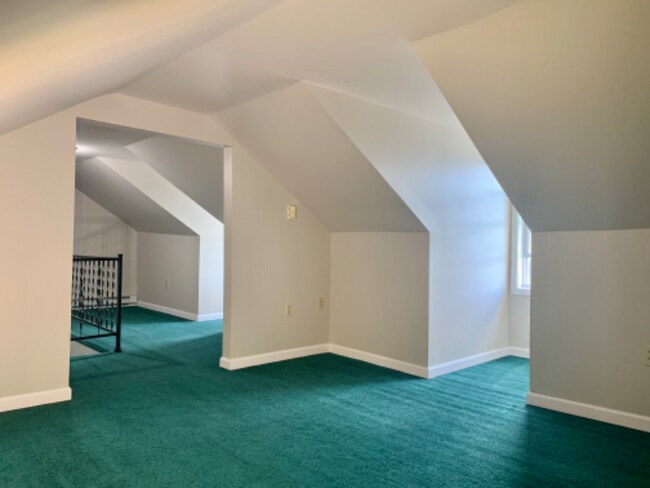 Building Photo - 239 Spruce St