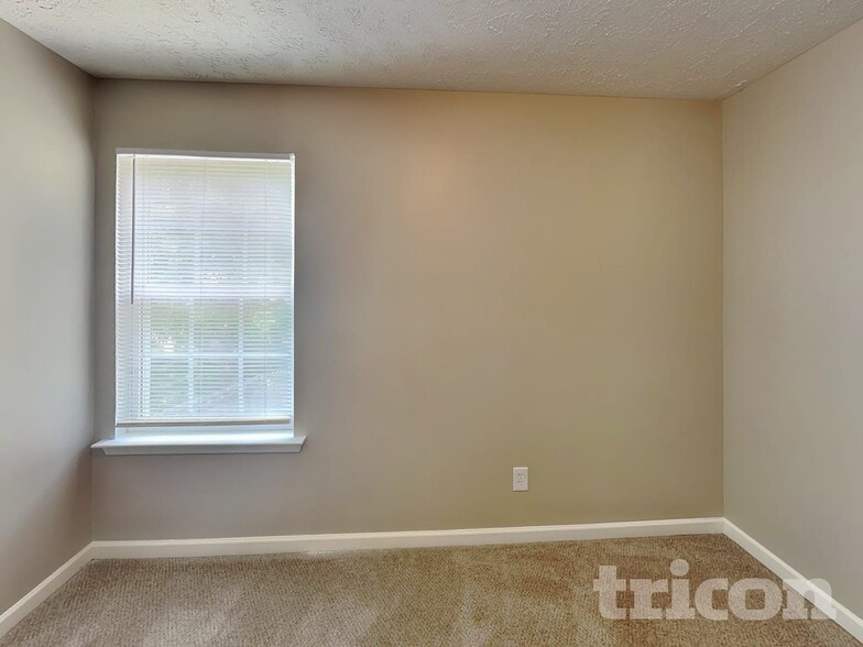 Building Photo - 129 Ilex Dr