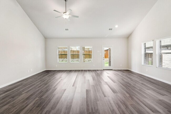 Building Photo - 709 Tidal Dr