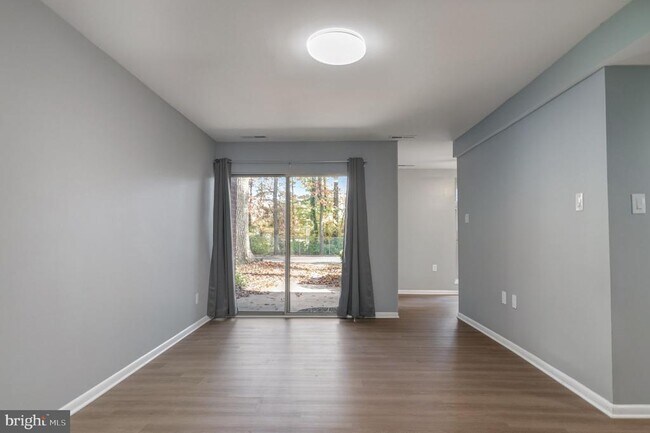 Building Photo - 3356 Woodburn Rd