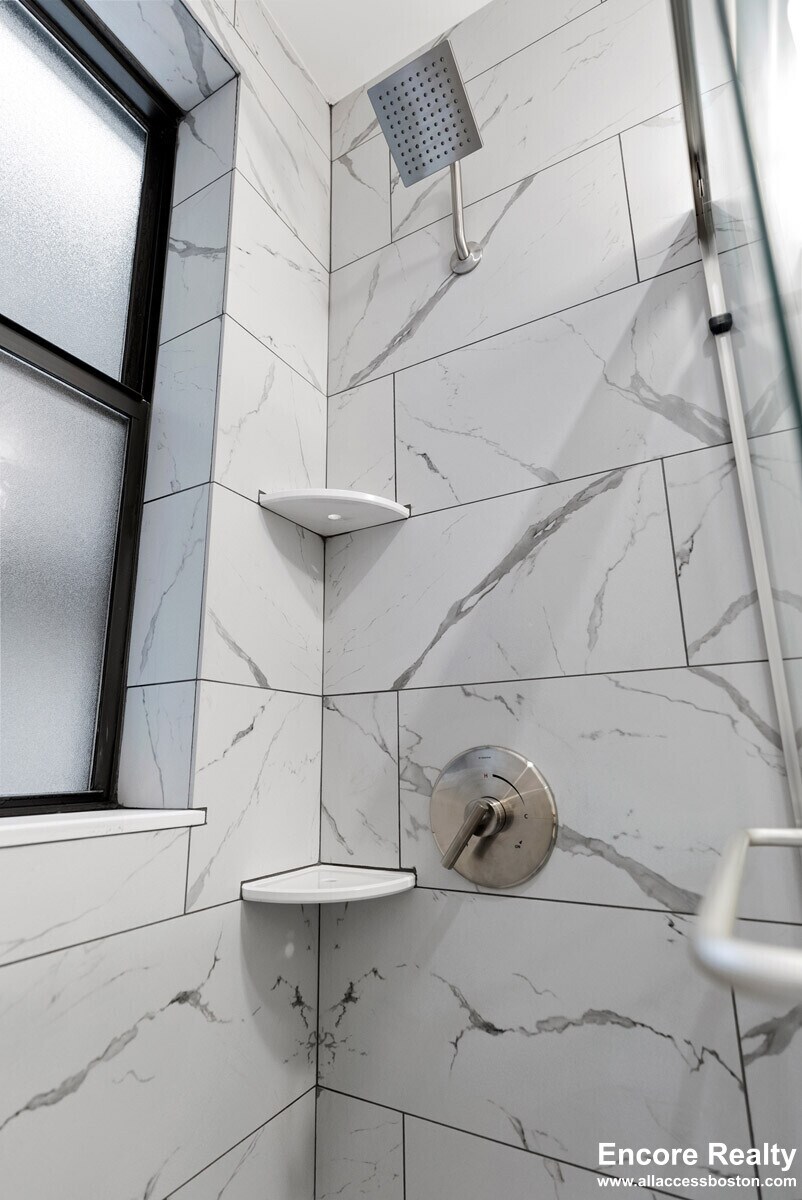 Building Photo - 81 Park Dr