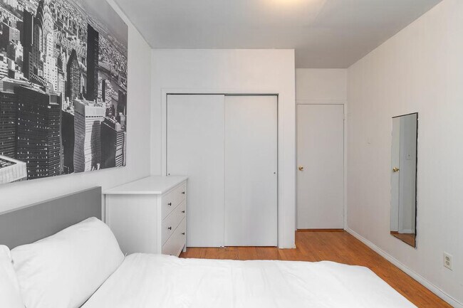 Building Photo - 1213 Park Ave