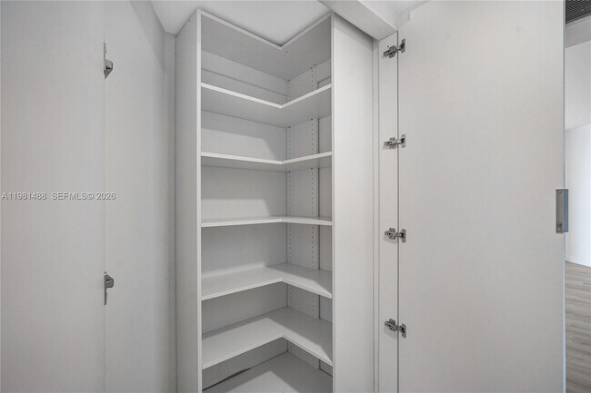 Building Photo - 19101 NE 36th Pl