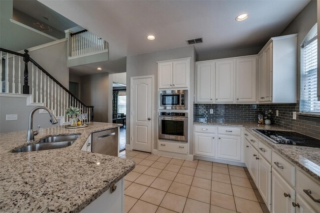 Building Photo - 4621 Hinton Dr