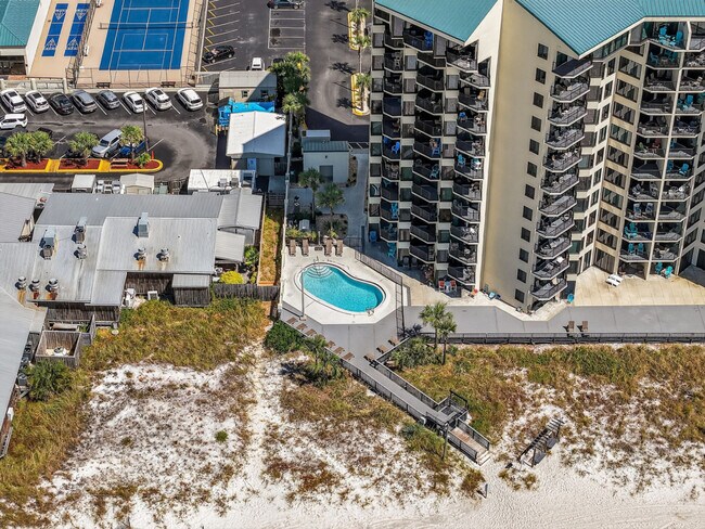 Building Photo - 9850 S Thomas Dr
