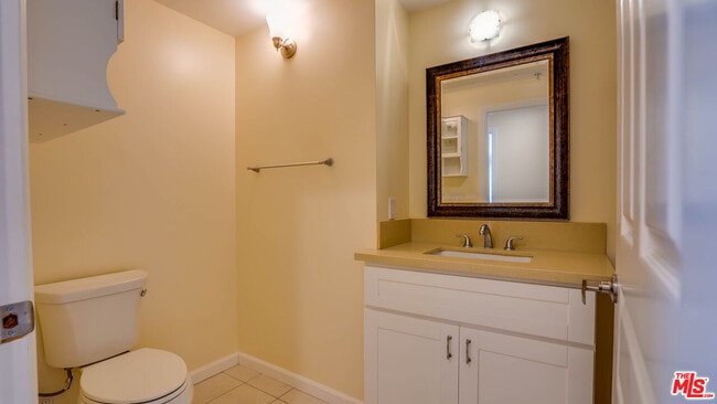 Building Photo - 155 S Oxford Ave