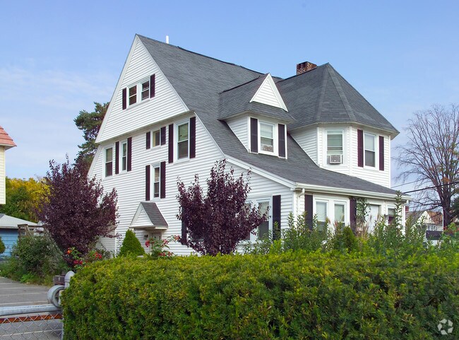 Building Photo - 612 Washington St