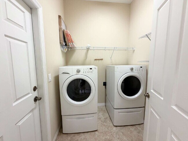 Building Photo - "Unfurnished Home on Golf Course in Hudson, FL - Spacious 1,853 Sq Ft Haven!"