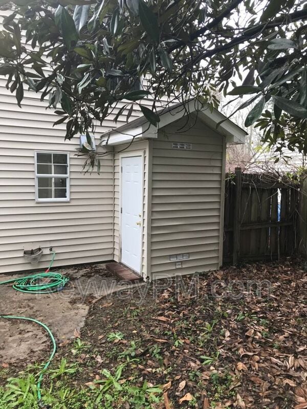 Building Photo - 2211 Birnam Pl
