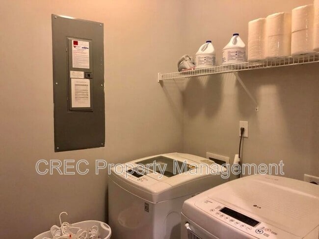 Building Photo - 1050 Lexi Ct