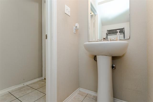 Building Photo - 1035 Sadie St