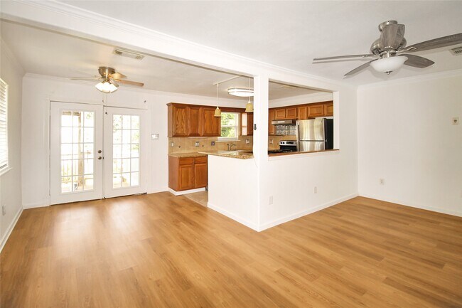 Building Photo - 1133 9th St