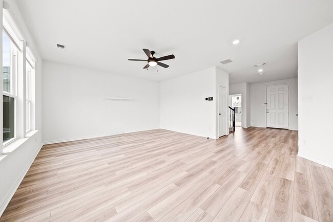Building Photo - 424 Princewood Dr