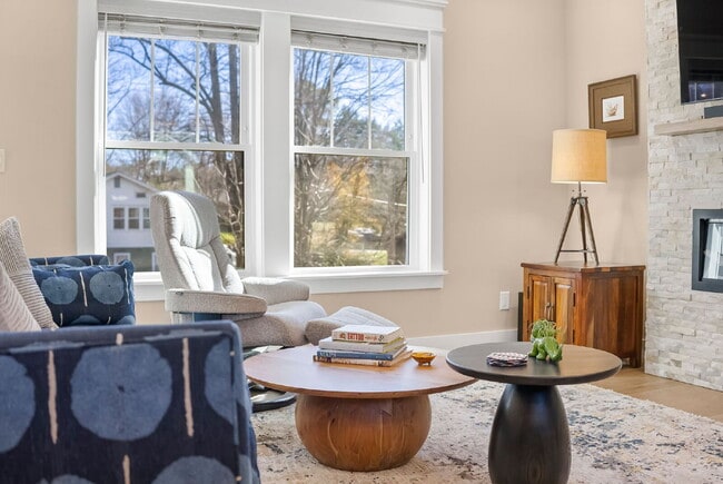 Building Photo - Fully Furnished | Asheville Area