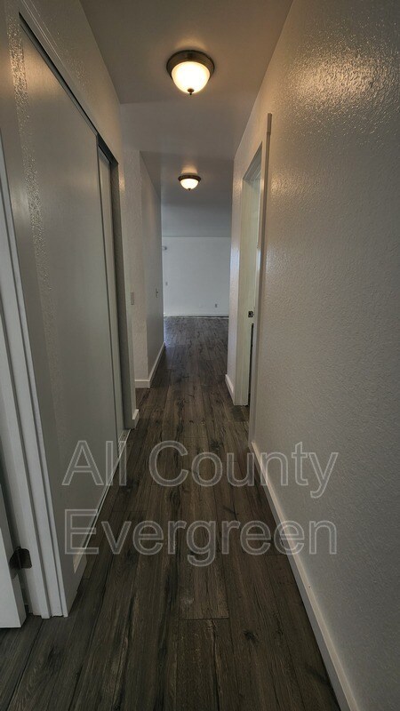 Building Photo - 540 Burnett Ave S