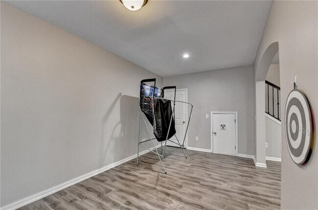 Building Photo - 11653 Parkside Ave