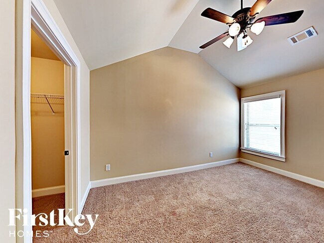 Building Photo - 810 Golden Isles Dr