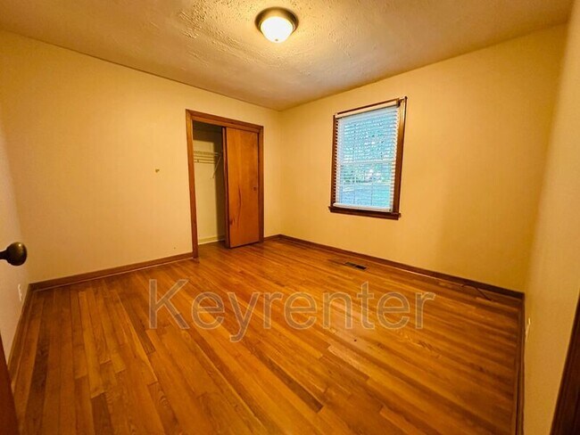 Building Photo - 1614 Shirley Way