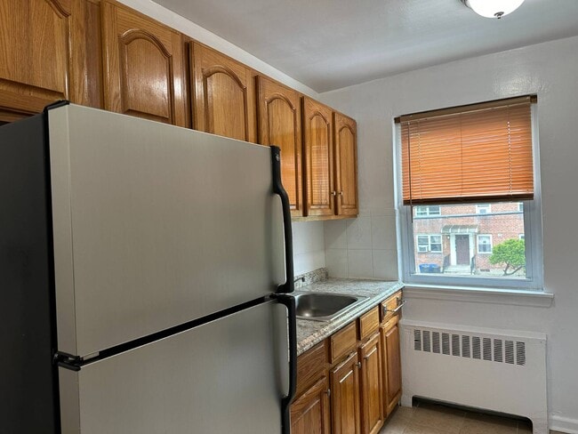 Building Photo - 194-18-194-37 37th Ave