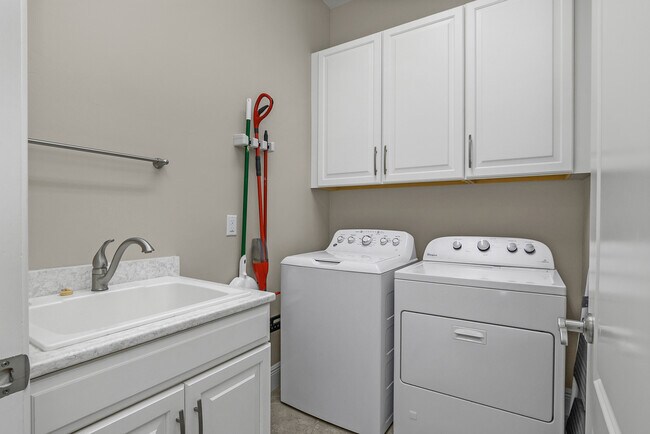 Building Photo - 9325 Vercelli Ct