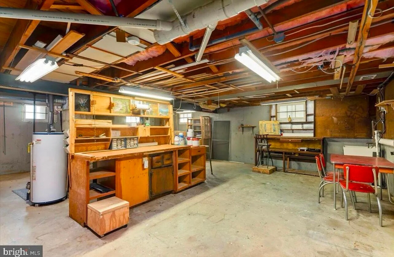 Building Photo - 120 Tillman Ln