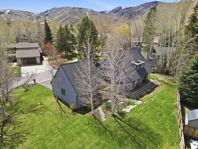Building Photo - 2635 Little Kate Rd