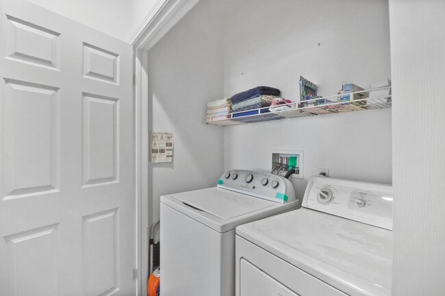 Building Photo - 252 Soco Dr