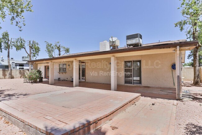 Building Photo - 4419 W Shaw Butte Dr