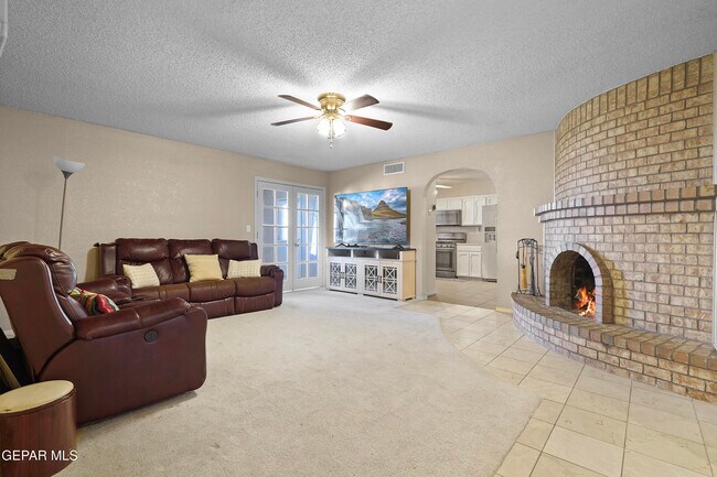 Building Photo - 9304 W Osborne Rd