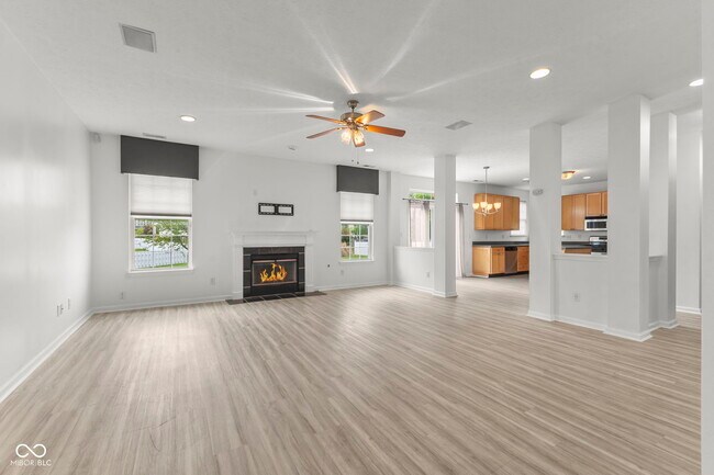 Building Photo - 13711 Alvernon Pl