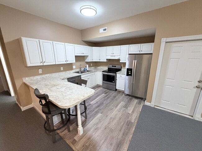 Building Photo - 45 S Monroe St