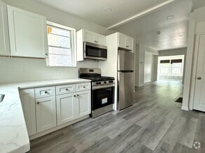 Building Photo - 1520 S Myrtlewood St