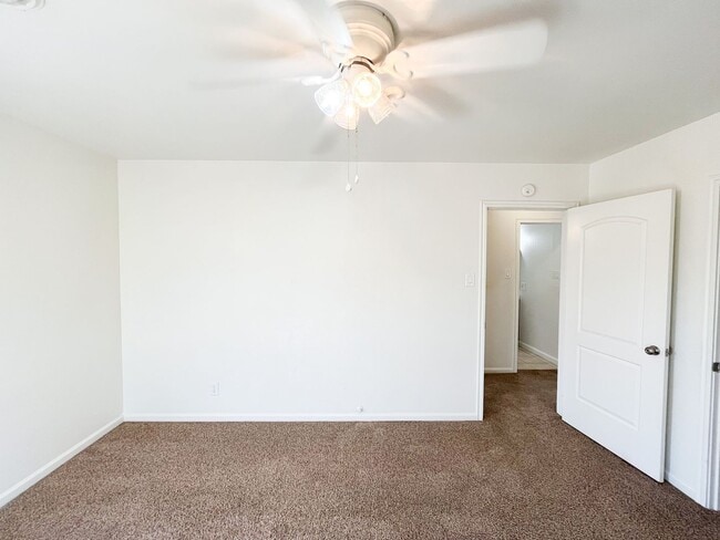 Building Photo - Available NOW!!!! Beautiful 3 bedroom, 2 bath home with covered patio and fenced yard.