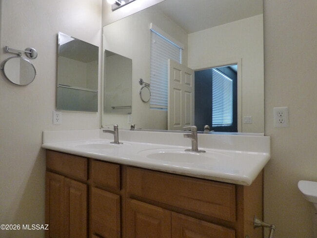 Building Photo - 14377 N Bannerstone Ct