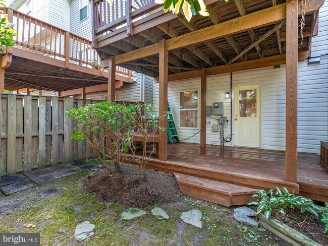 Building Photo - 6704 Dorothy Giles Ct