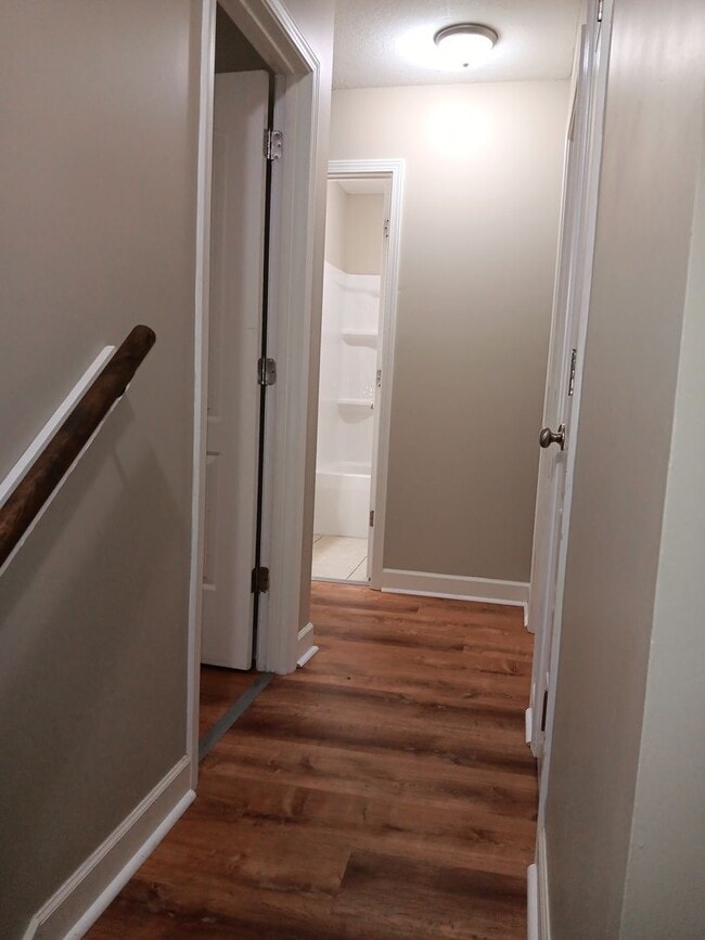 Building Photo - 3 Bedroom/2.5 Bath in Countryview Village