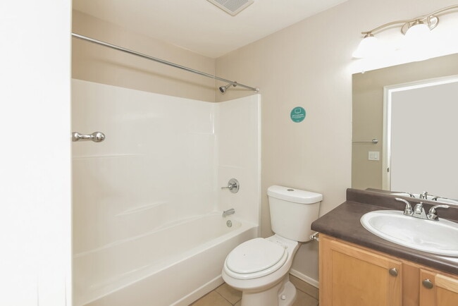 Building Photo - 2230 S 63rd Dr