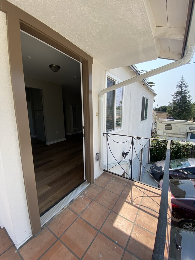 Building Photo - 135 Olive Street, Unit C