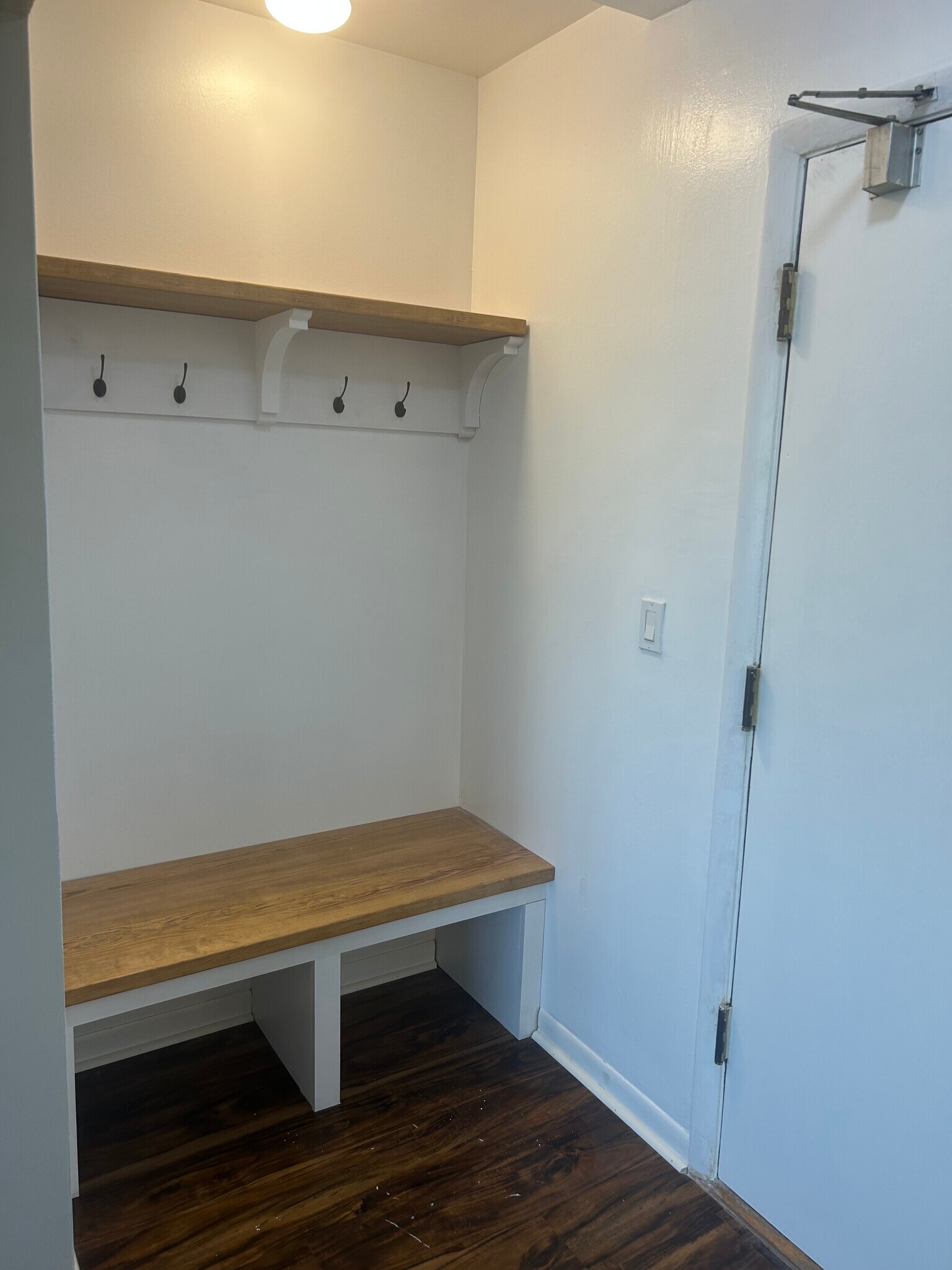 Entrance/ Bench - 1415 W Pratt Blvd