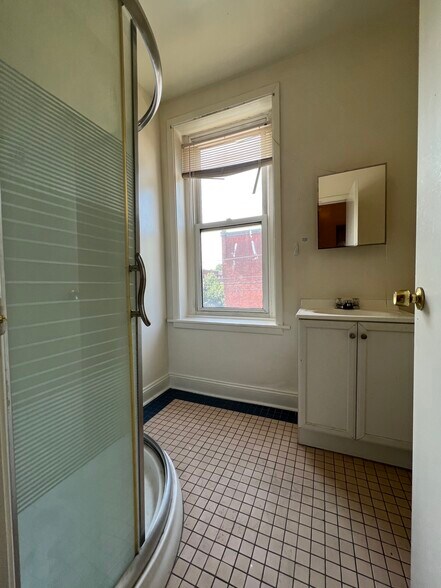 Building Photo - 4401 Locust St
