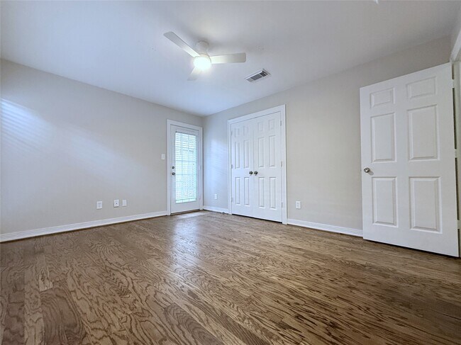 Building Photo - 1963 Peden St