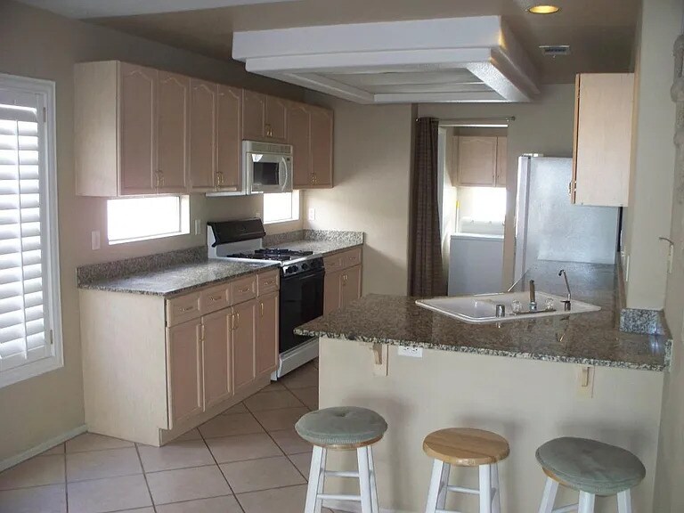 Kitchen - 3307 Cheltenham St