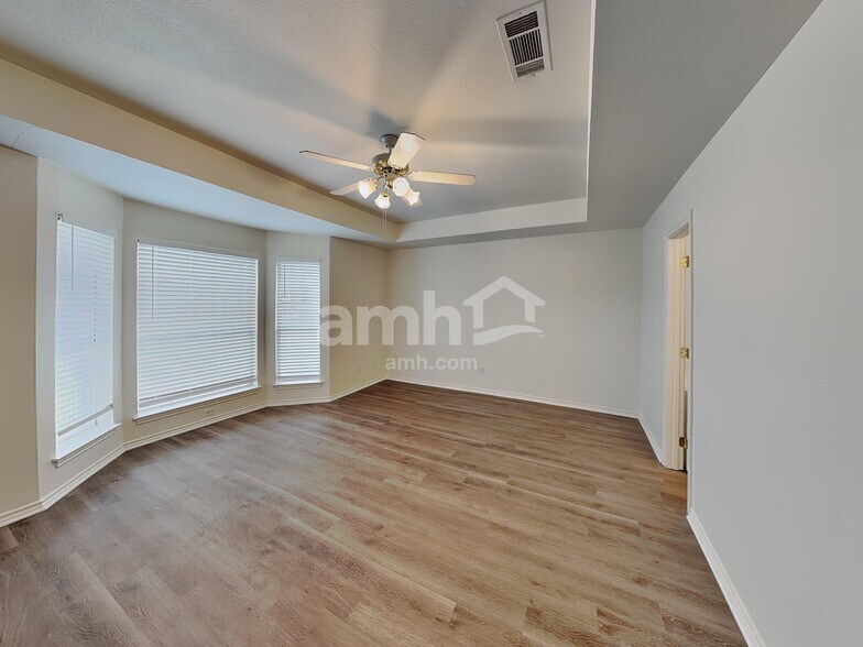 Building Photo - 901 Worden Dr