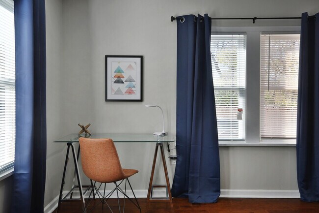 Building Photo - 137 E Tompkins St