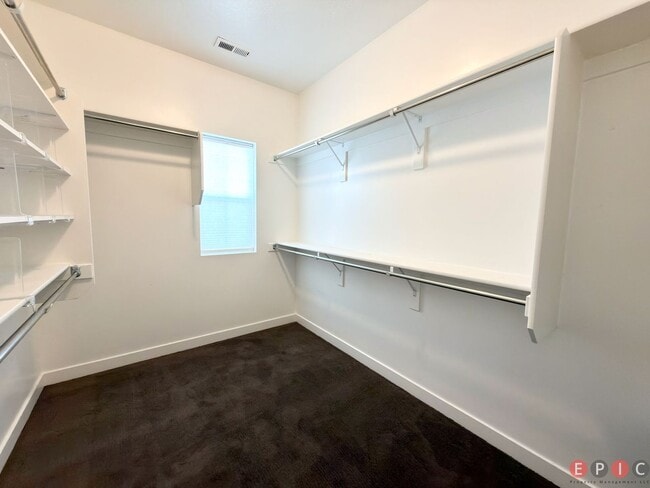 Building Photo - Beautiful Home in Lehi